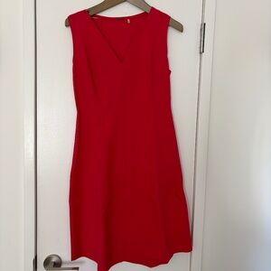 Elie Tahari sleeveless sheath dress